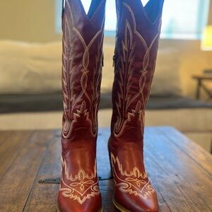 Elegant Red RedTop Western Boots Women’s size 9.5